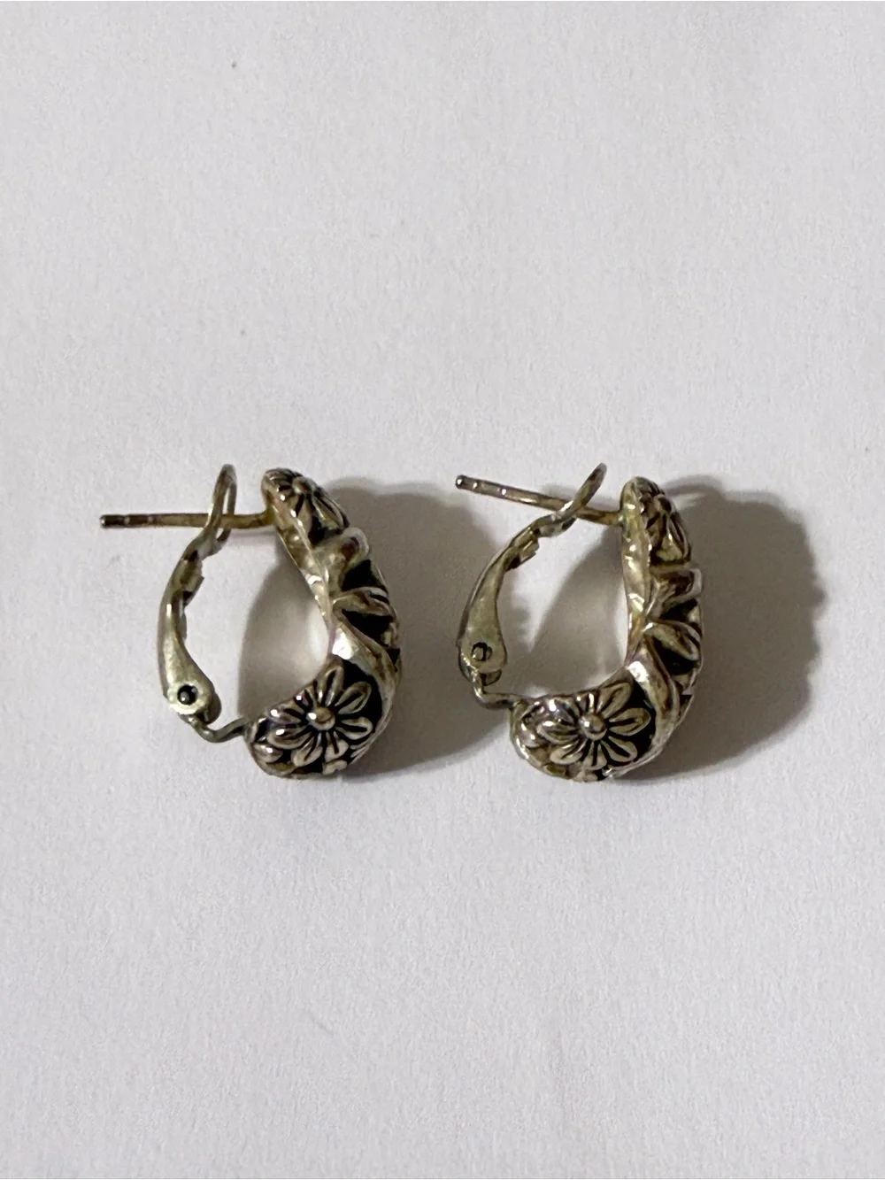 Vintage Roman & Sunstone SU 925 Sterling Silver Floral Huggie Hoop Earrings